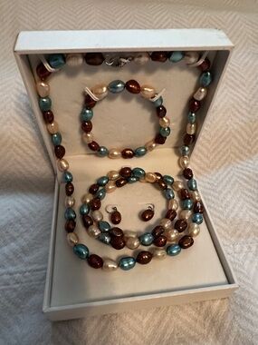 Fresh cultured pearls by Honora set